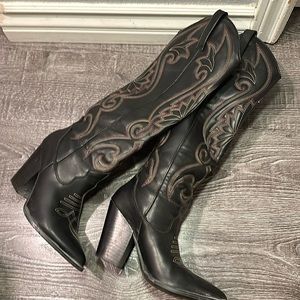 Steve Madden Lasso Brown Distressed Boot